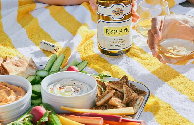 Creamy hummus and veggies with Chardonnay